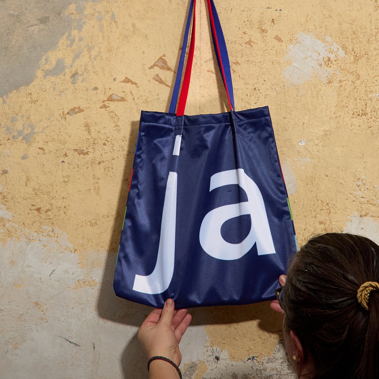 Elegant Shopper 01