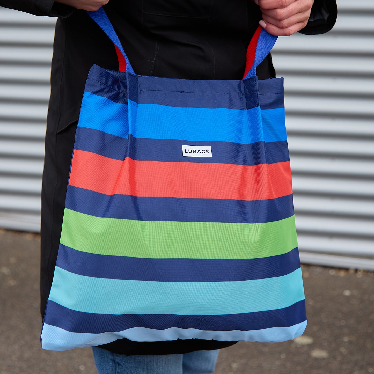 Elegant Shopper 01