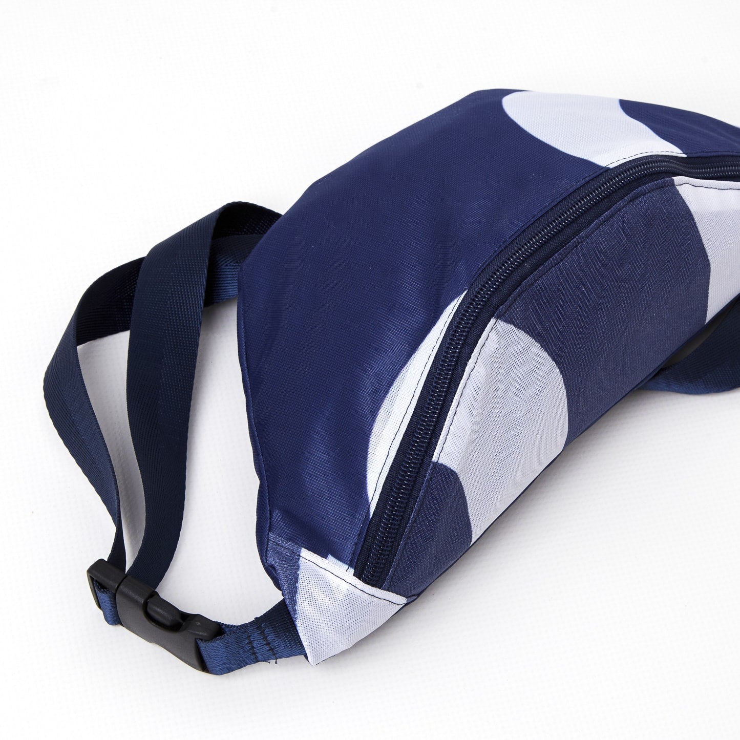 Cross Flag Bag 24