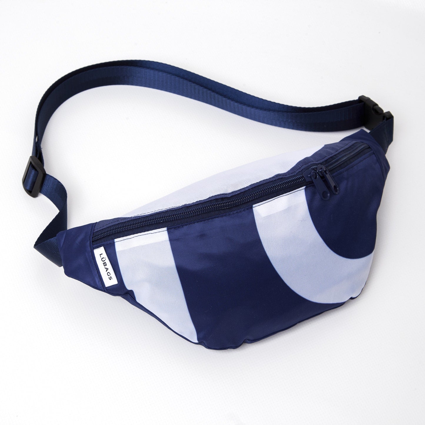 Cross Flag Bag 32