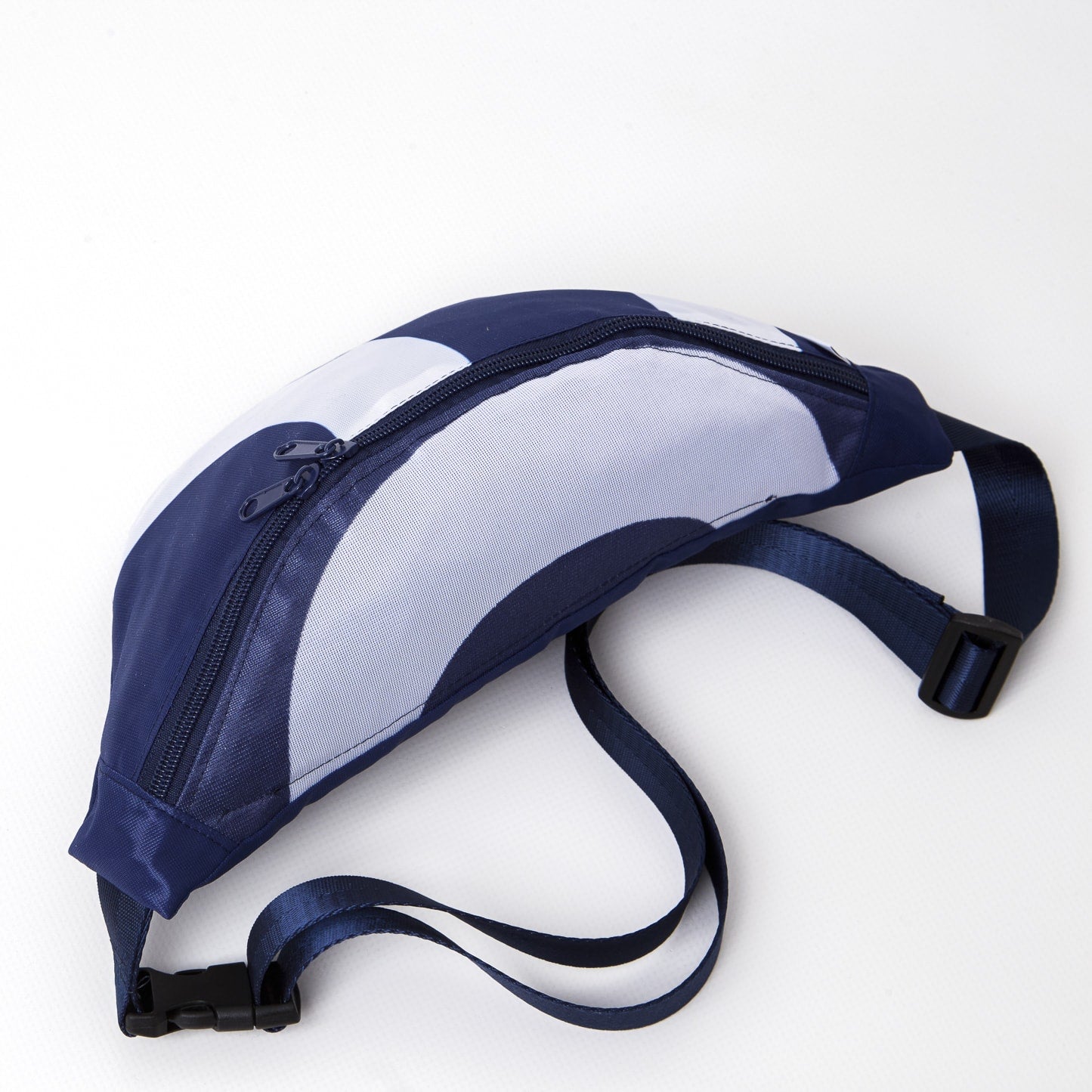 Cross Flag Bag 32